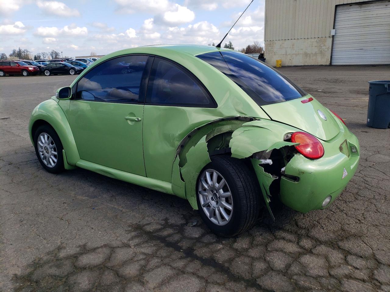 2005 Volkswagen Beetle VIN 3VWCR31C95M402629 photo 2