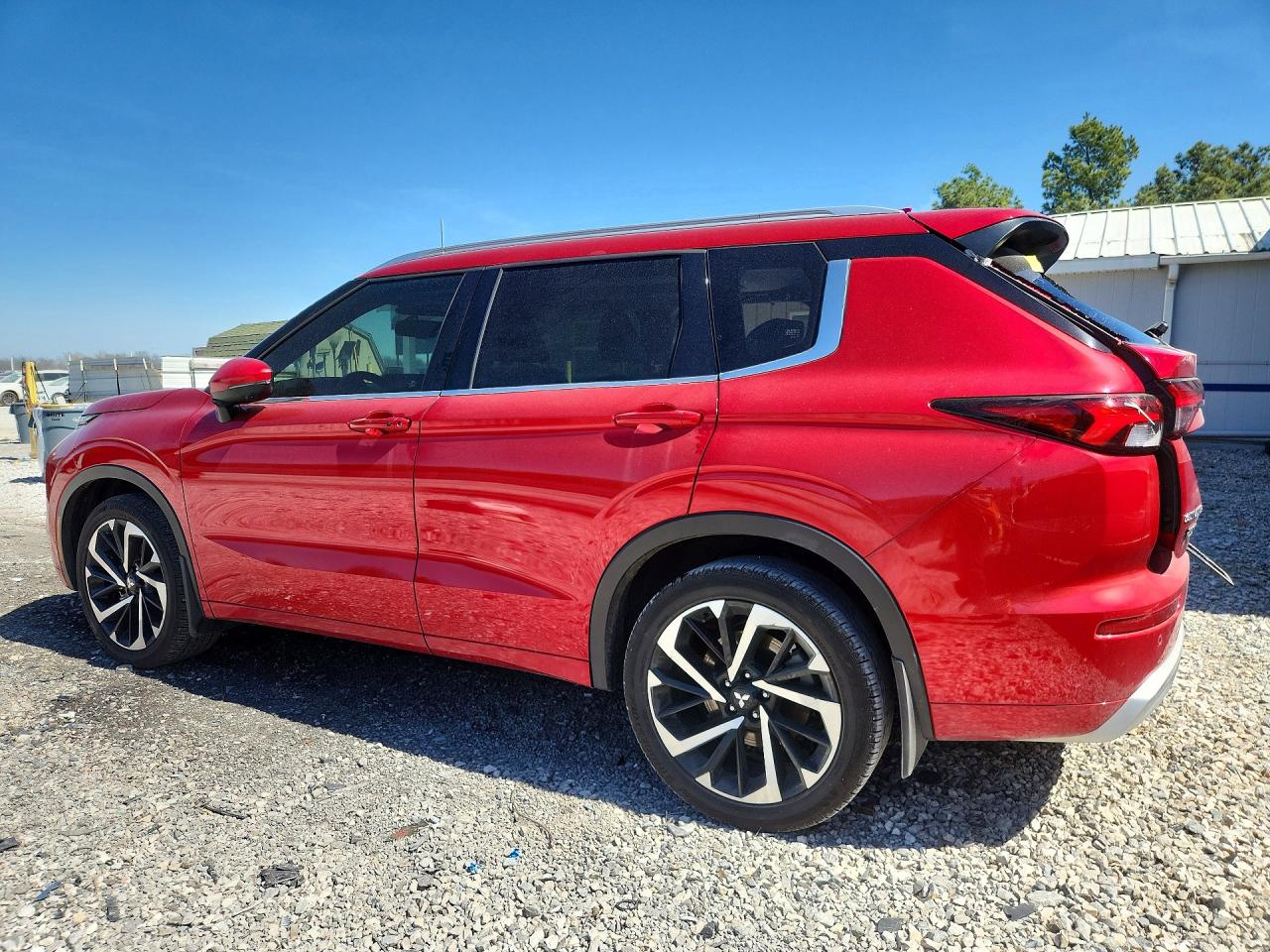 2024 Mitsubishi Outlander VIN JA4J3WA84RZ073099 photo 2