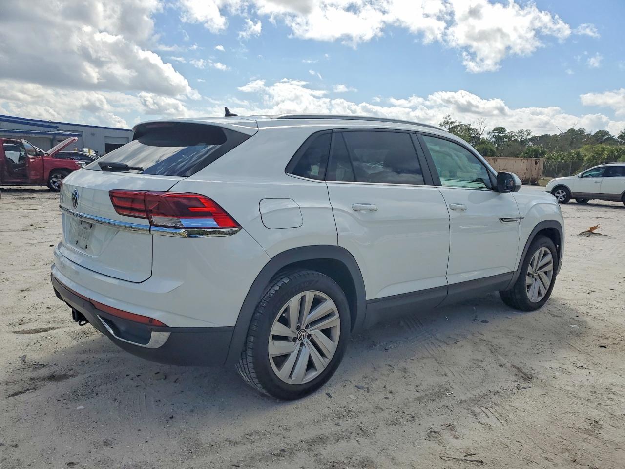2020 Atlas cross sport VIN 1V2YE2CA6LC220183 photo 3