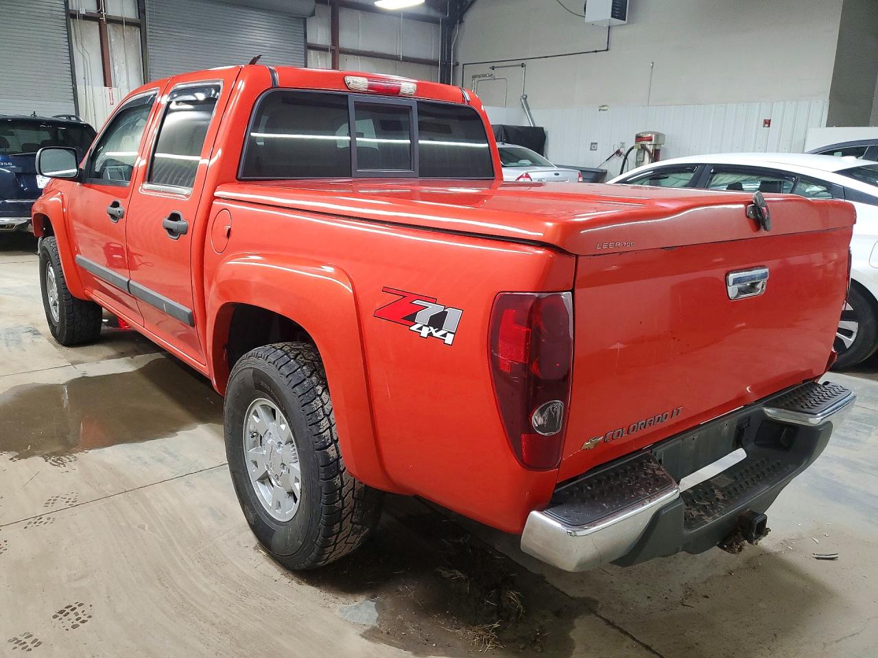 2008 CHEV Colorado VIN 1GCDT13E988172322 photo 2