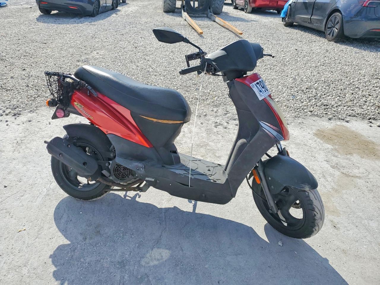 2012 KYMCO Agility VIN LC2U6G10XCC000417 photo 1