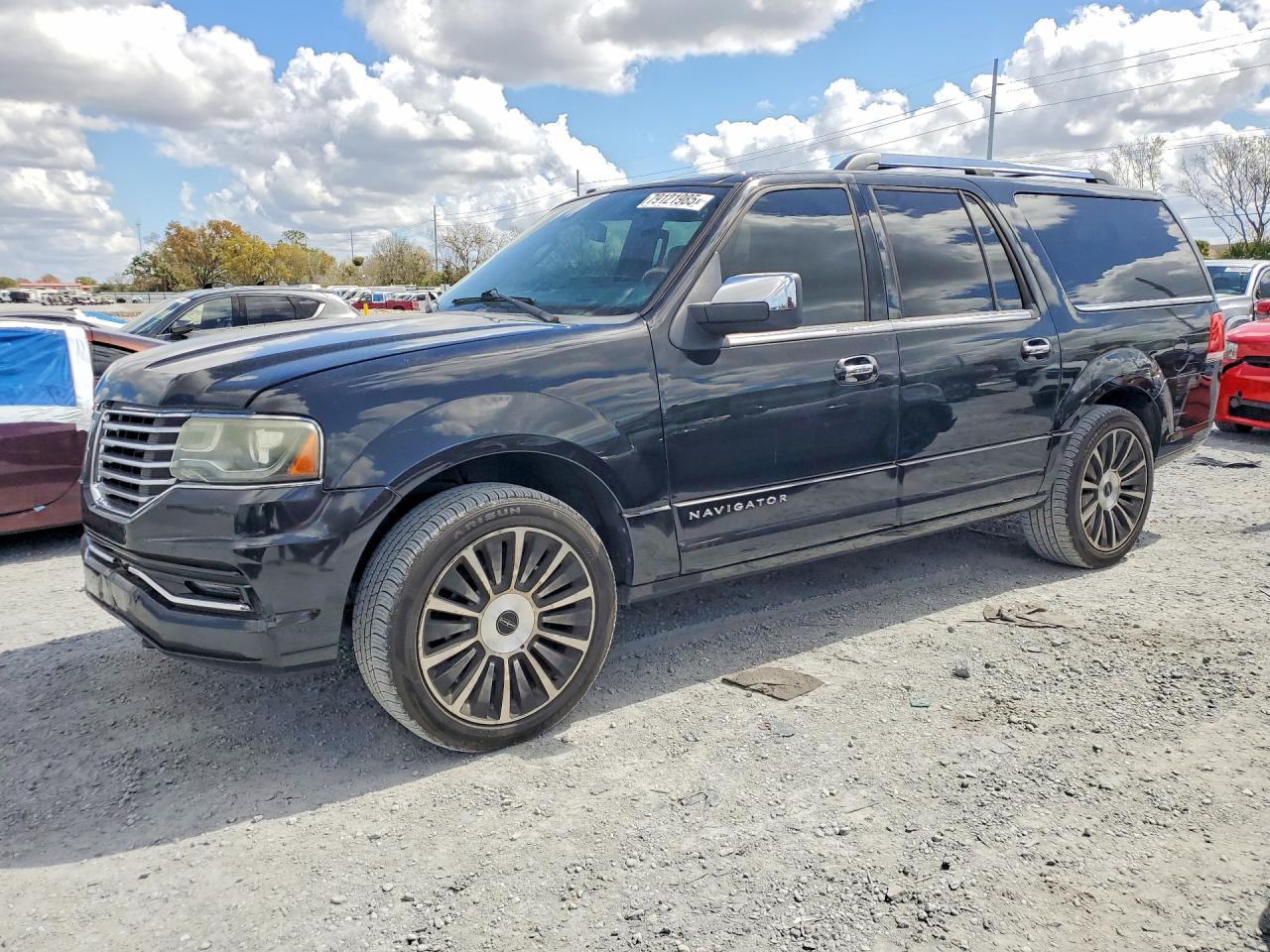 2015 Lincoln Navigator VIN 5LMJJ3JT7FEJ08616 photo 1
