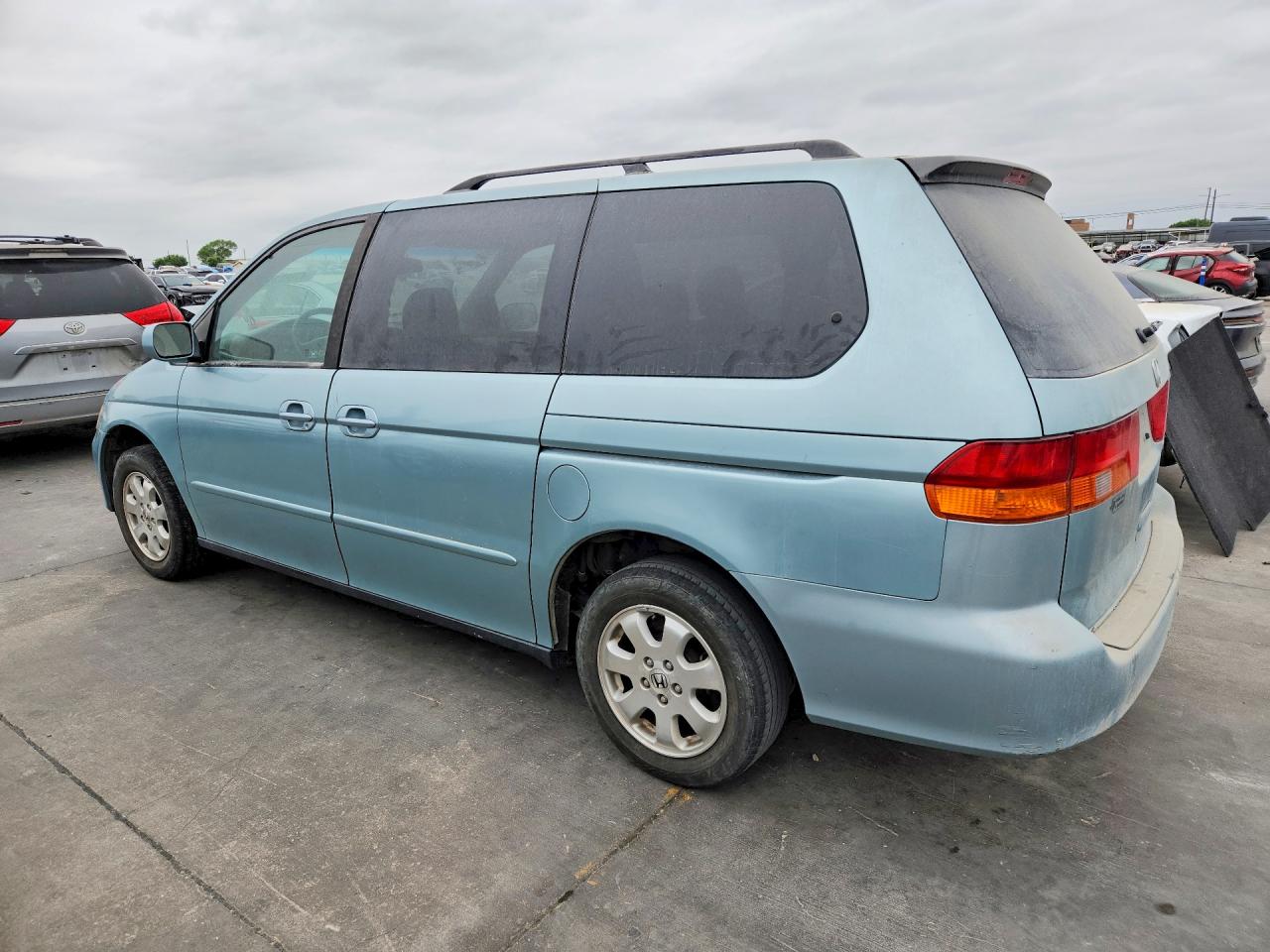 2003 Honda Odyssey VIN 5FNRL189X3B151991 photo 2