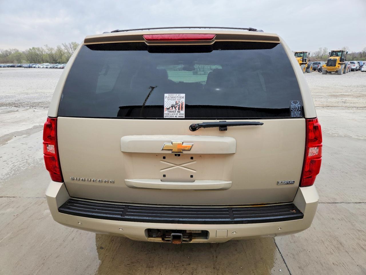 2008 Chevrolet Suburban VIN 1GNFK16328J110136 photo 6