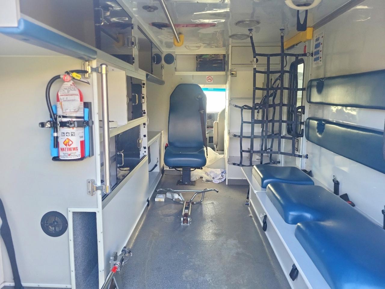 2016 Ford Econoline VIN 1FDWE3FS8GDC17705 photo 10