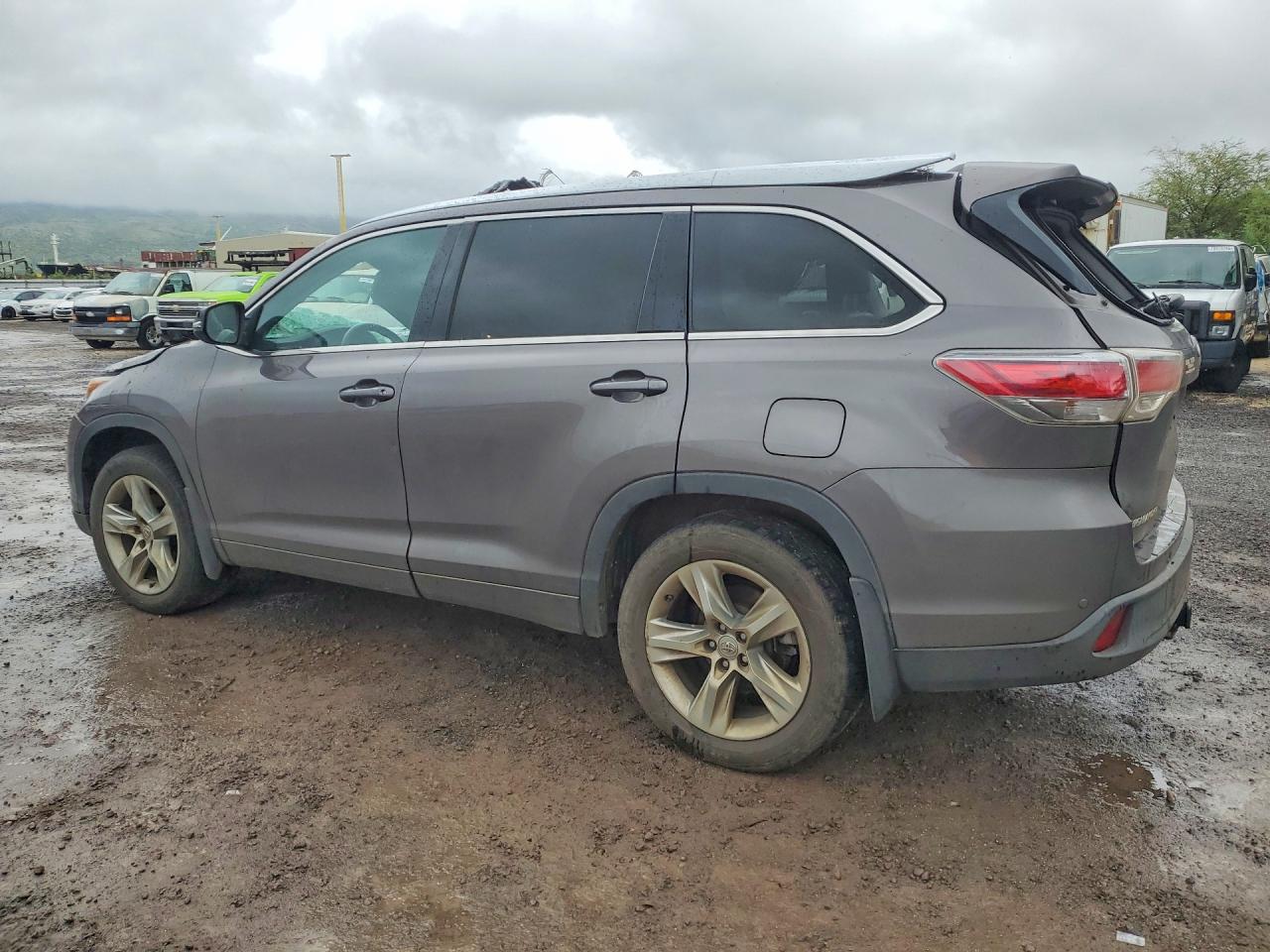 2014 Toyota Highlander VIN 5TDDKRFH2ES006335 photo 2