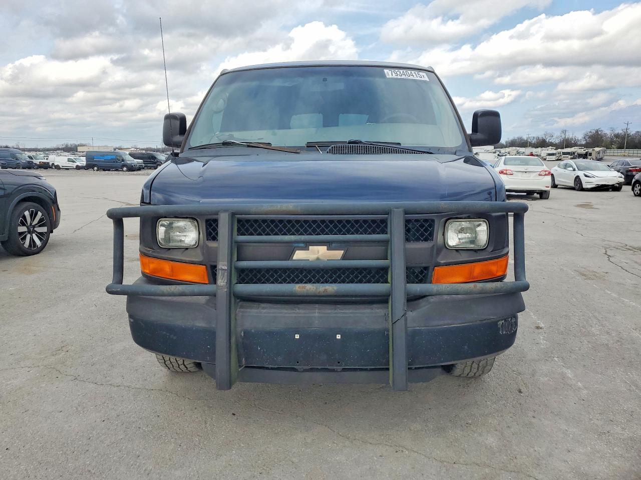 2010 Chevrolet Express g1500 VIN 1GNUGBD43A1170426 photo 5