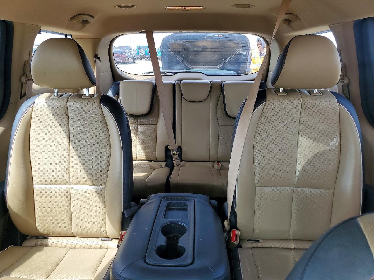 2016 Kia SEDONA VIN KNDMC5C15G6108535 photo 10