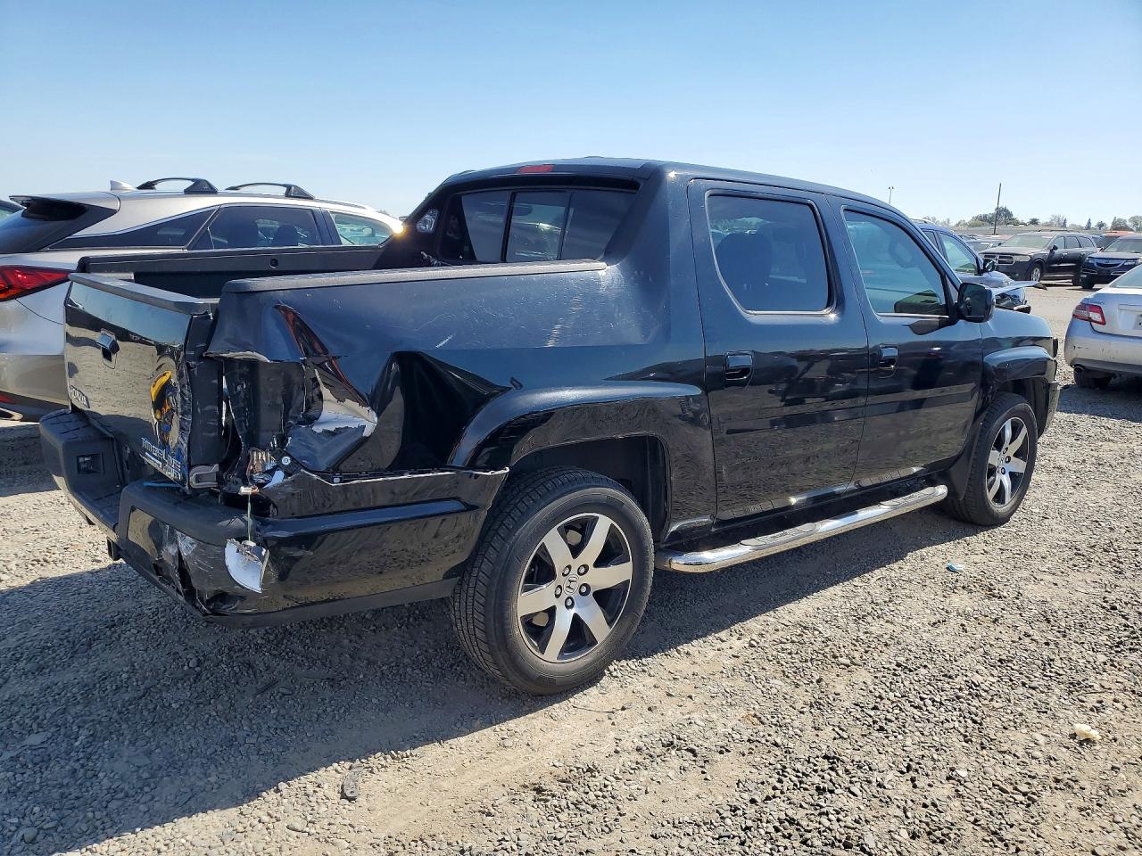 2014 Honda Ridgeline VIN 5FPYK1F6XEB007780 photo 3
