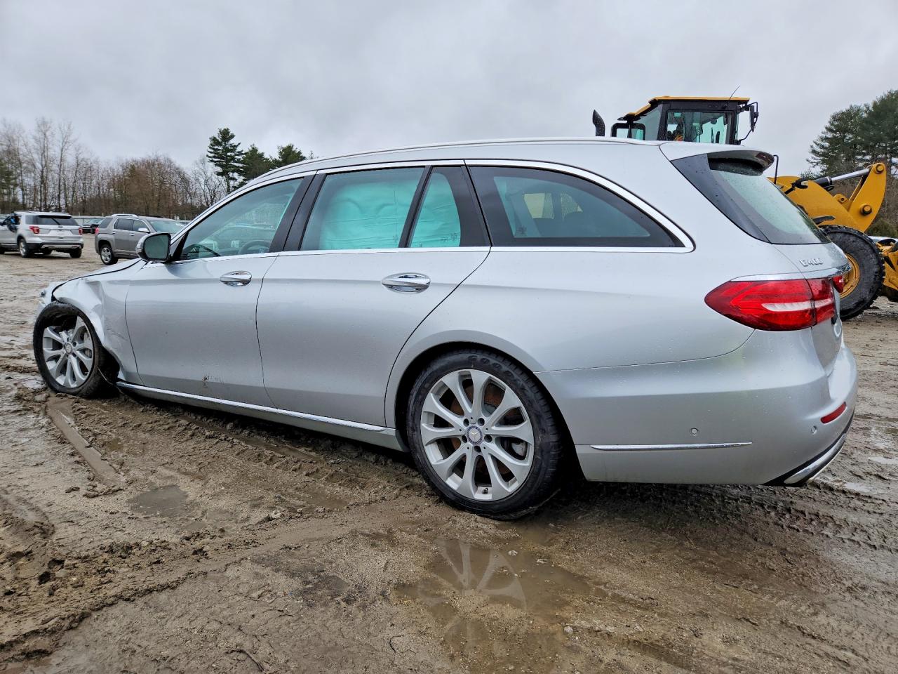 2017 Mercedes-Benz E-class VIN WDDZH6GB1HA201010 photo 2