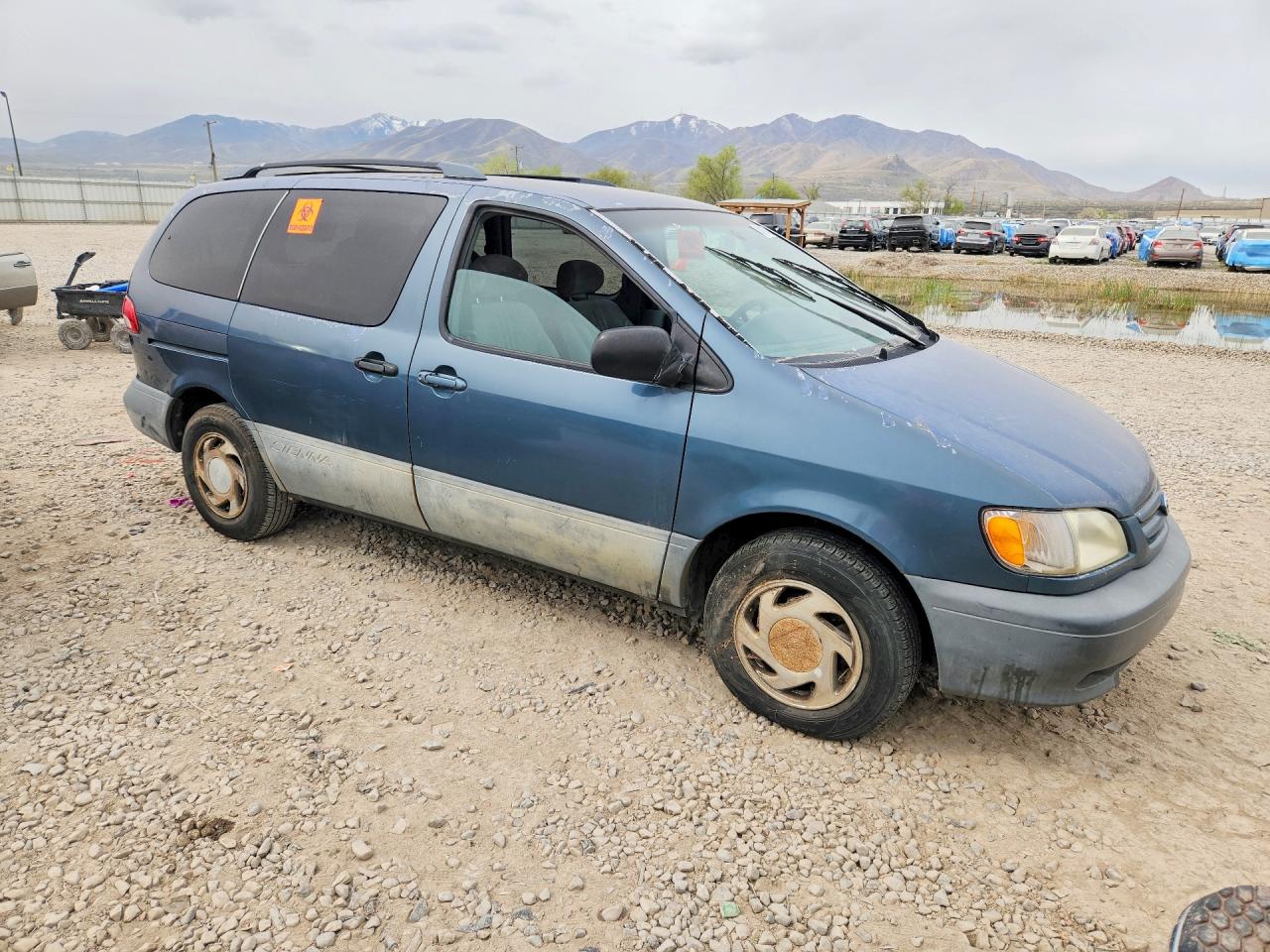 2001 Toyota Sienna VIN 4T3ZF13C61U377687 photo 4