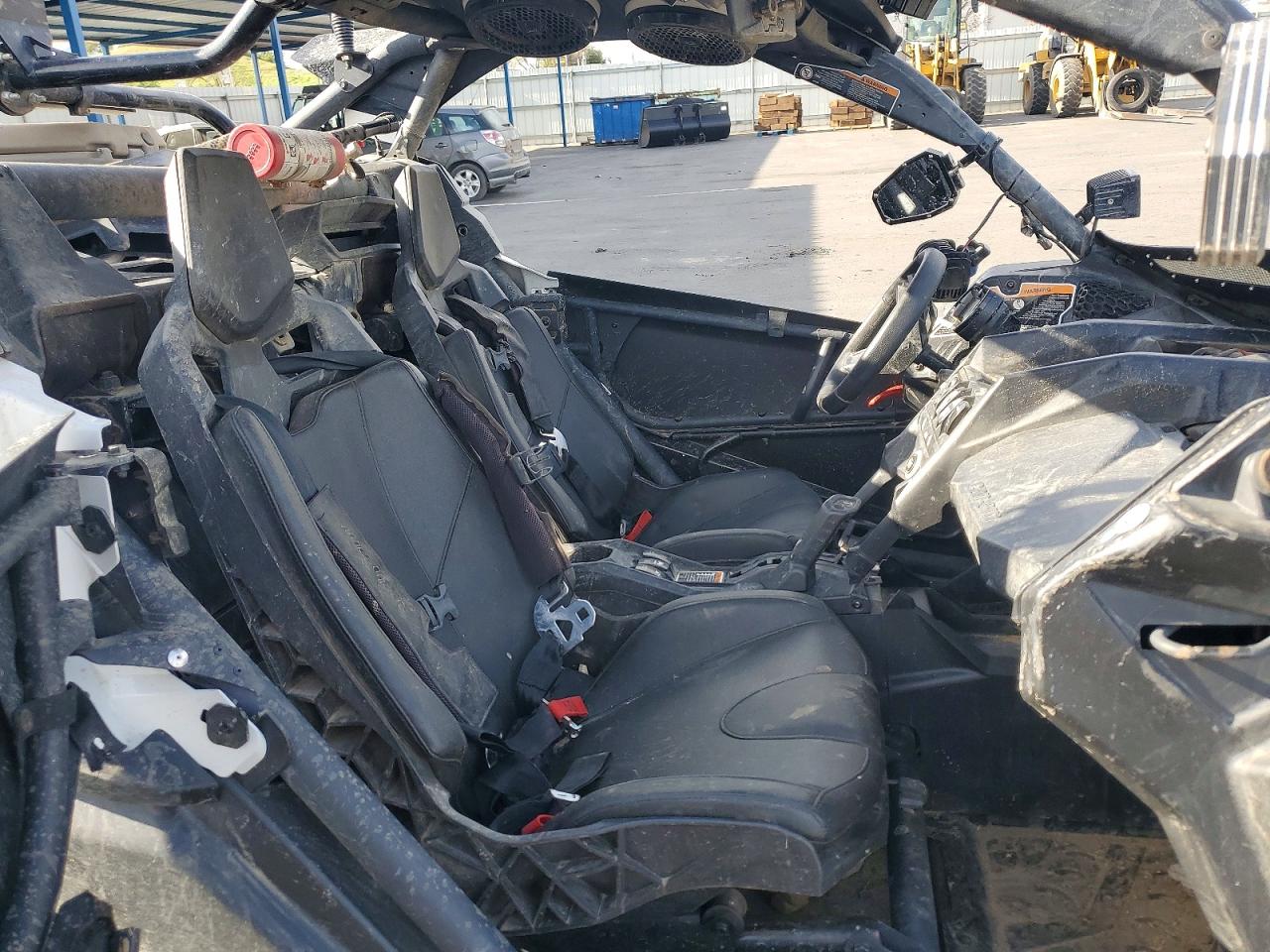 2023 Can-Am Sidebyside VIN 3JBVGAV27PE000163 photo 5