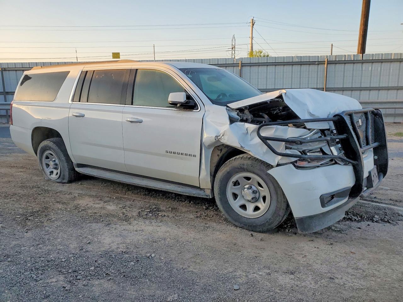 2017 CHEV Suburban VIN 1GNSKKEC4HR355205 photo 4