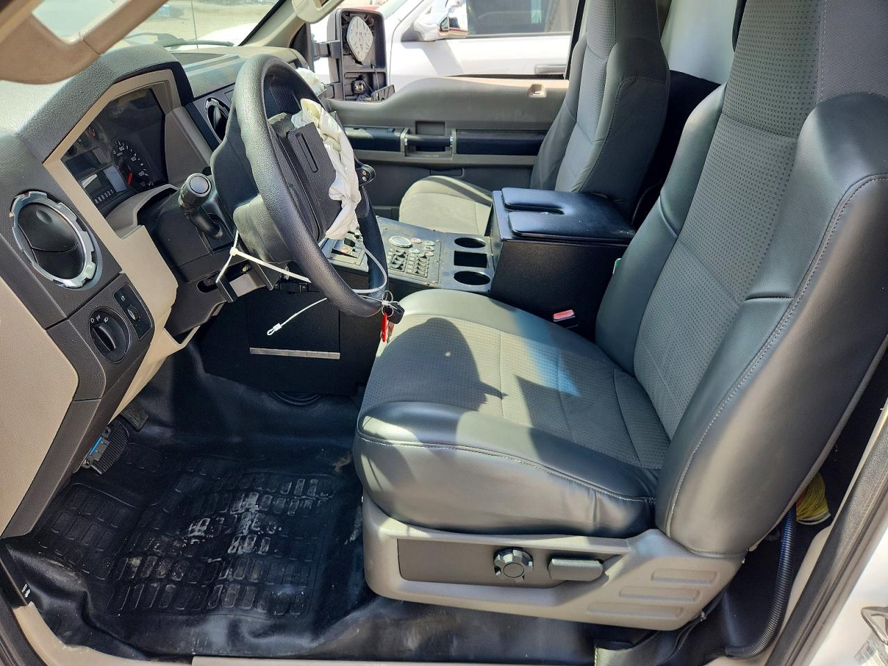 2010 Ford F350 VIN 1FDWF3GR0AEB39706 photo 7