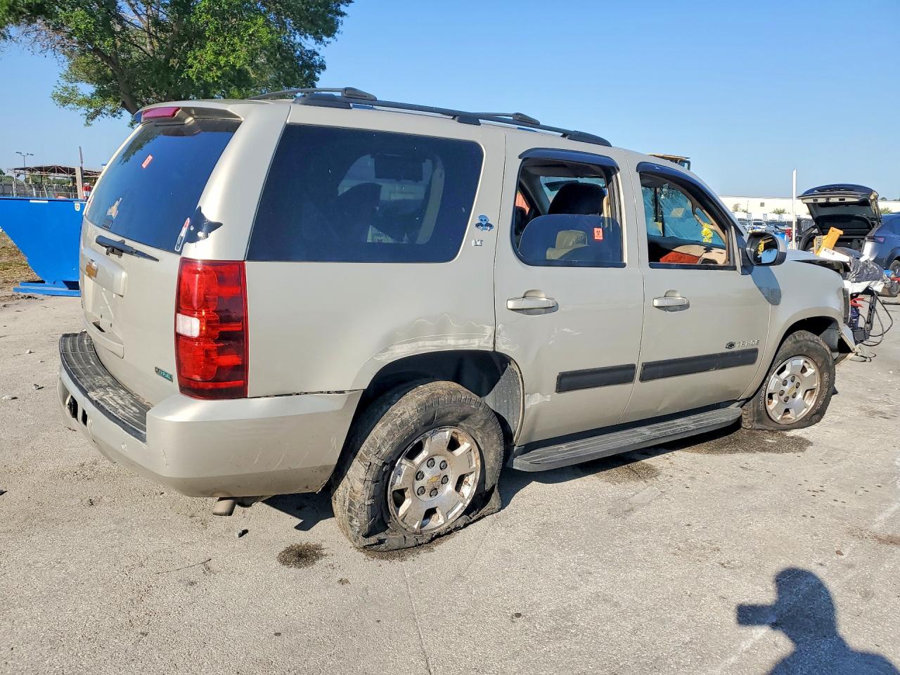 2012 Chevrolet Tahoe VIN 1GNSCBE06CR105802 photo 3
