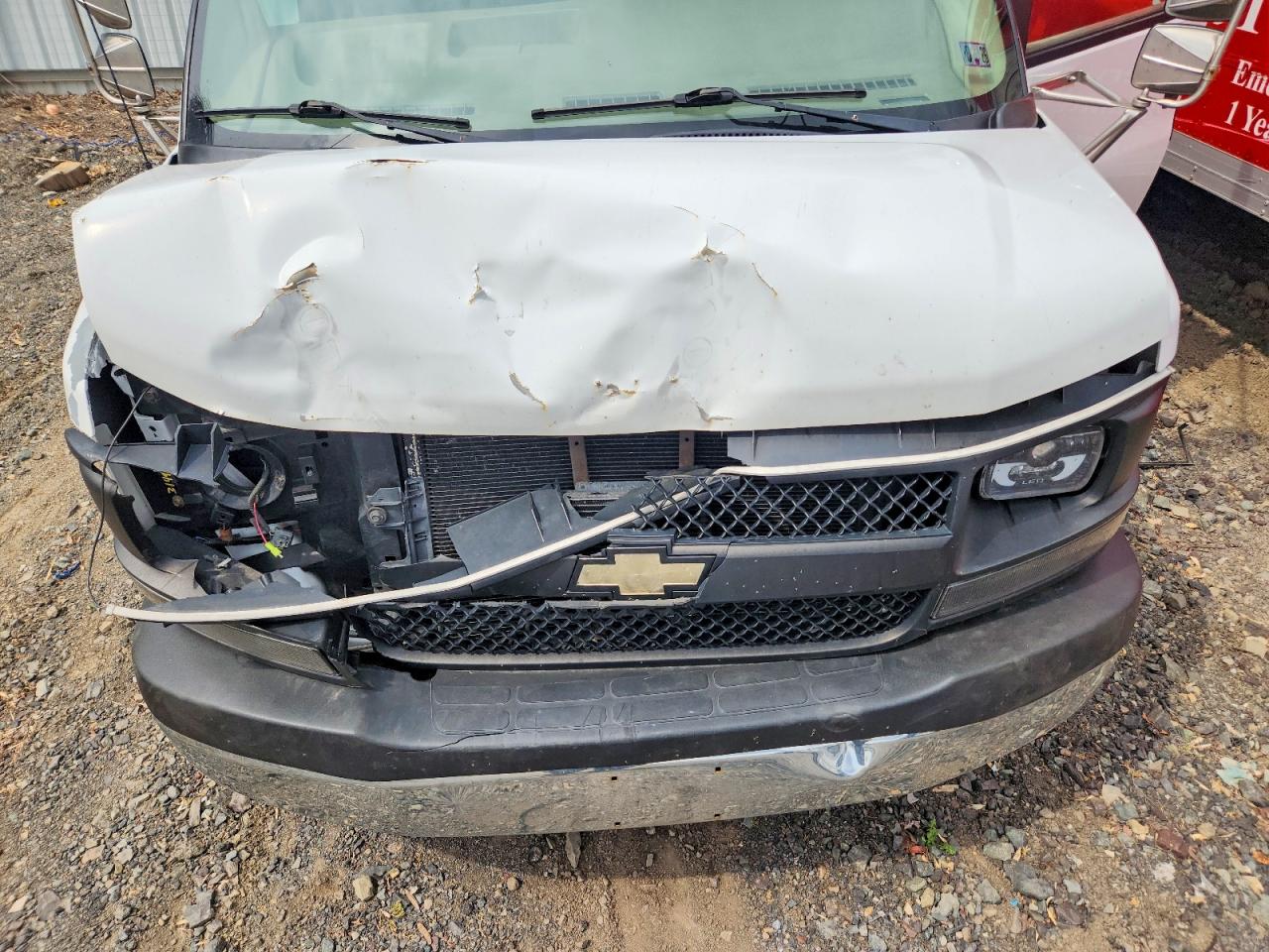 2005 Chevrolet Express VIN 1GBJG31U751143665 photo 12