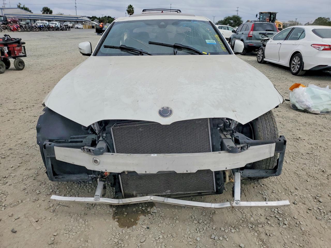 2019 BMW 3 series VIN WBA5R1C59KFH10345 photo 5