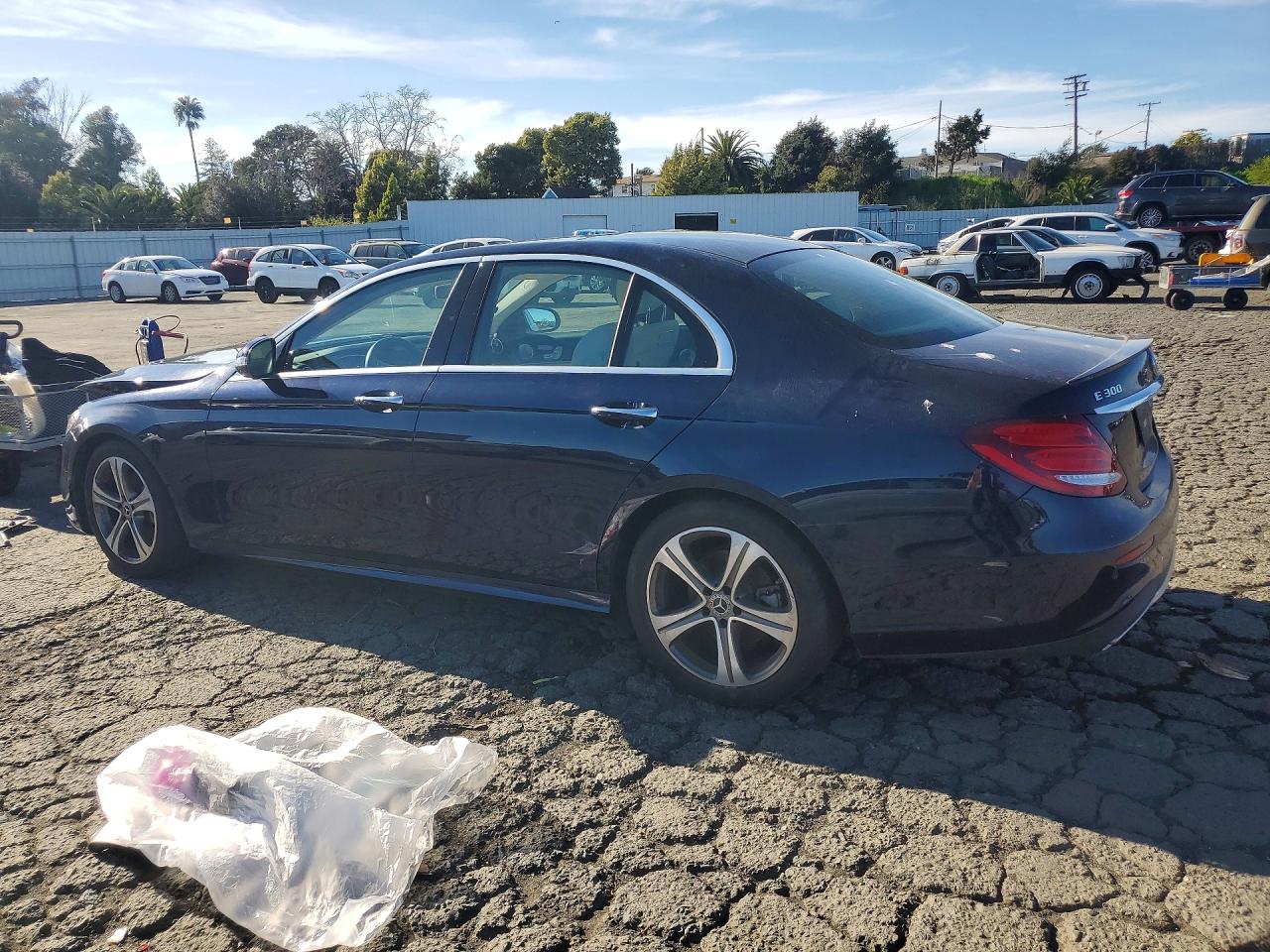 2018 MERCEDES E-class VIN WDDZF4JB9JA383807 photo 2
