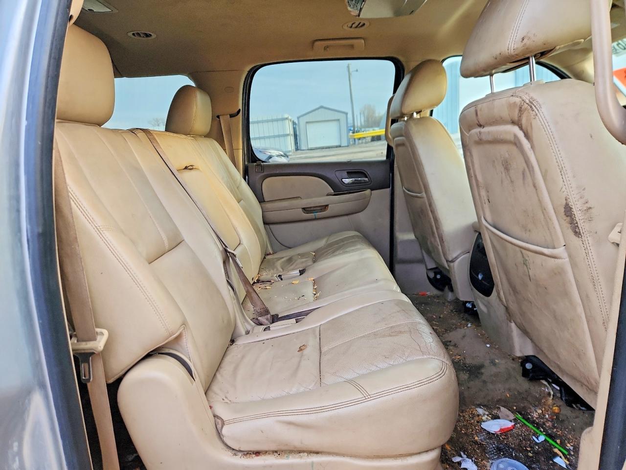 2012 Chevrolet Suburban VIN 1GNSKJE76CR152483 photo 11