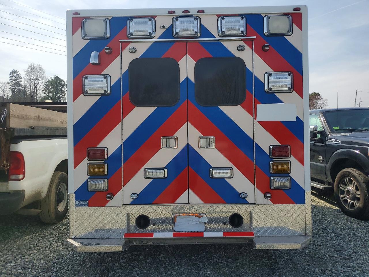 2022 Ford Econoline VIN 1FDXE4FN4NDC27259 photo 6