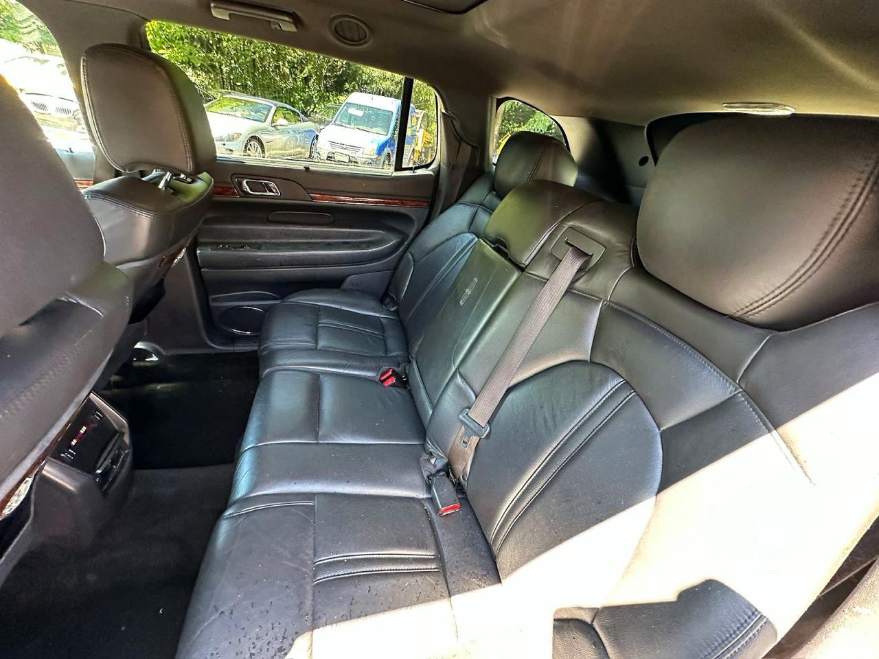 2017 Lincoln Mkt VIN 2LMHJ5NK3HBL01668 photo 11