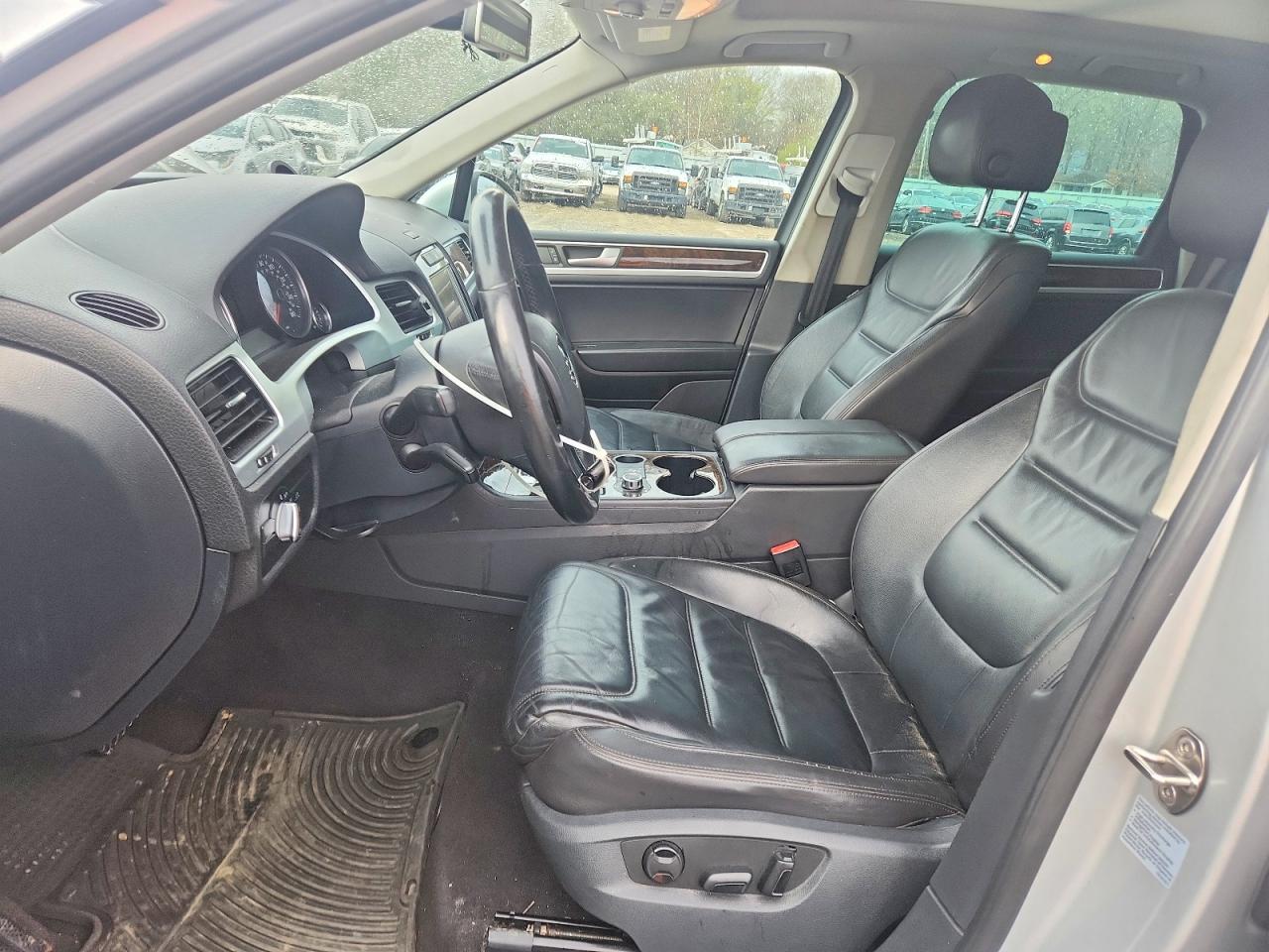 2014 Volkswagen Touareg VIN WVGEF9BPXED009187 photo 7