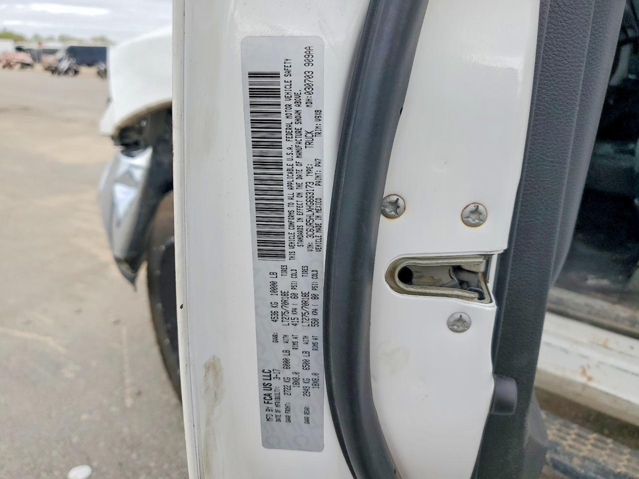 2017 Ram 2500 VIN 3C6UR5HLXHG663173 photo 12