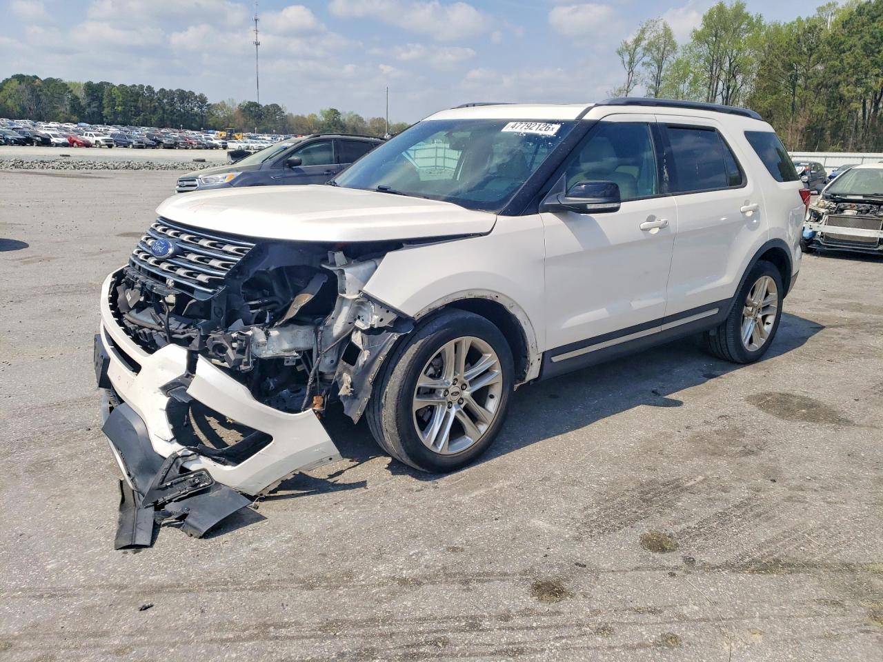 2017 Ford Explorer VIN 1FM5K7D89HGB27272 photo 1