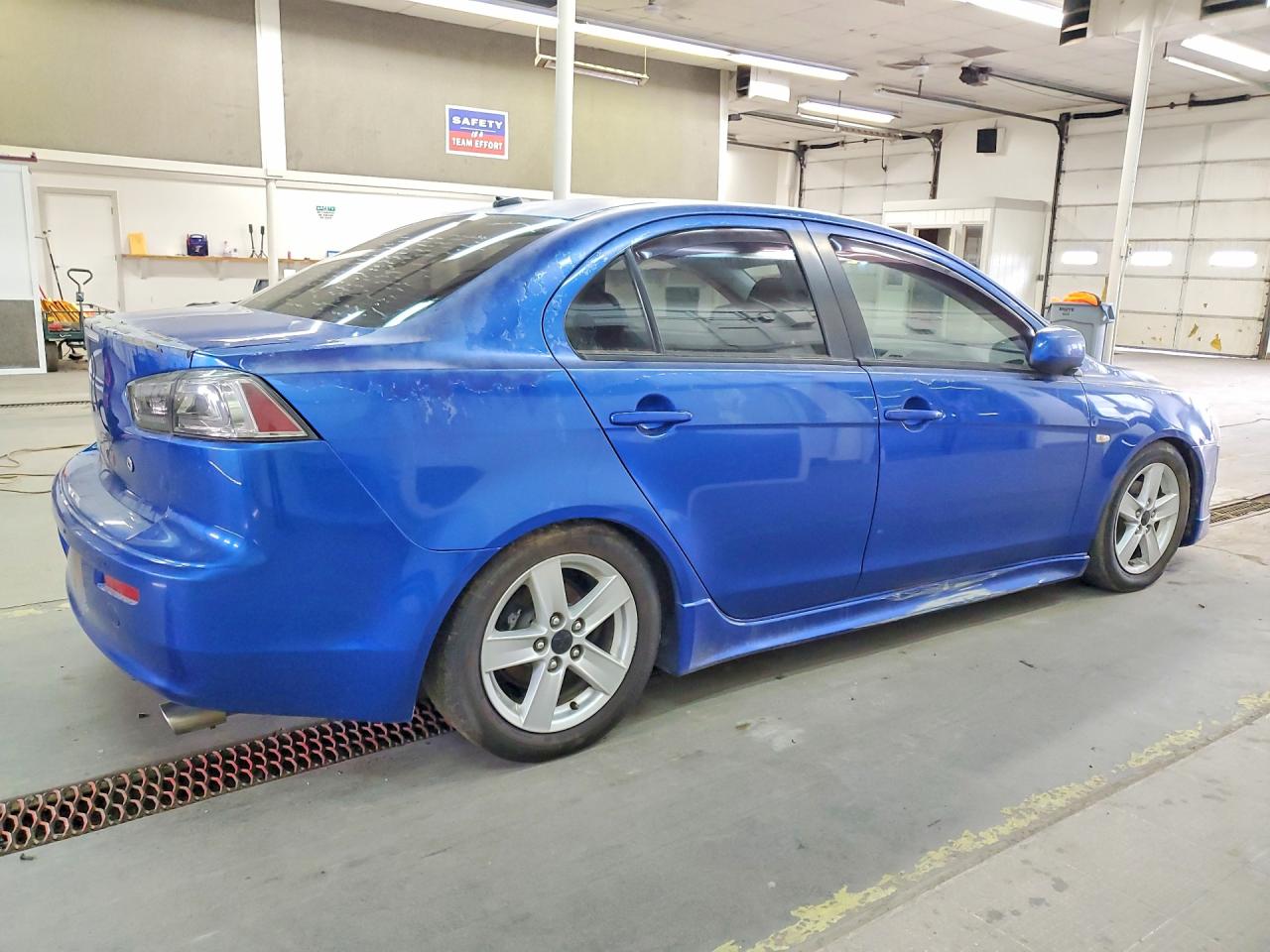 2009 Mitsubishi Lancer VIN JA3AU26U89U003392 photo 3