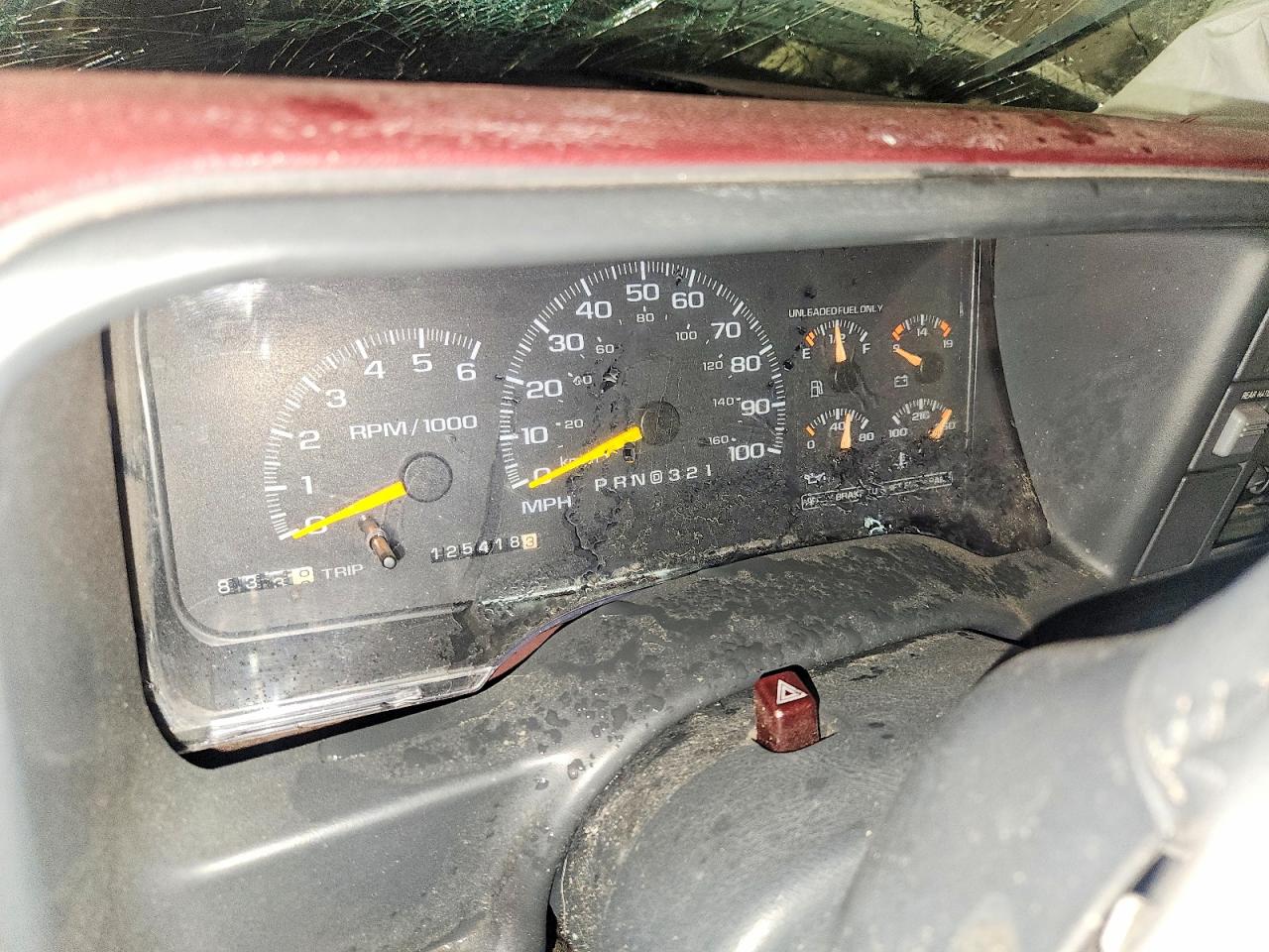 1999 GMC Yukon VIN 1GKEK13R9XJ725251 photo 9