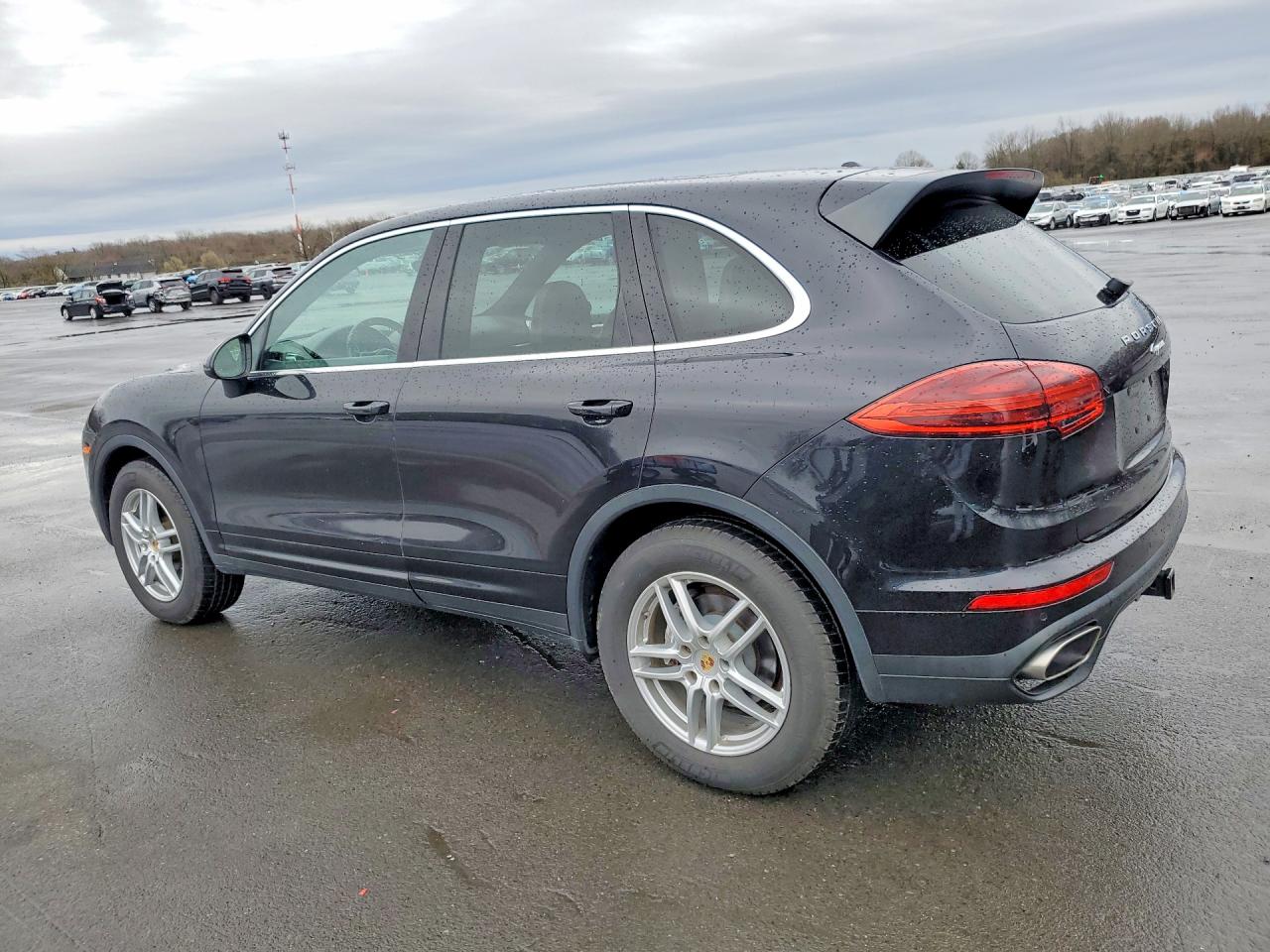 2016 Porsche Cayenne VIN WP1AA2A28GLA05239 photo 2