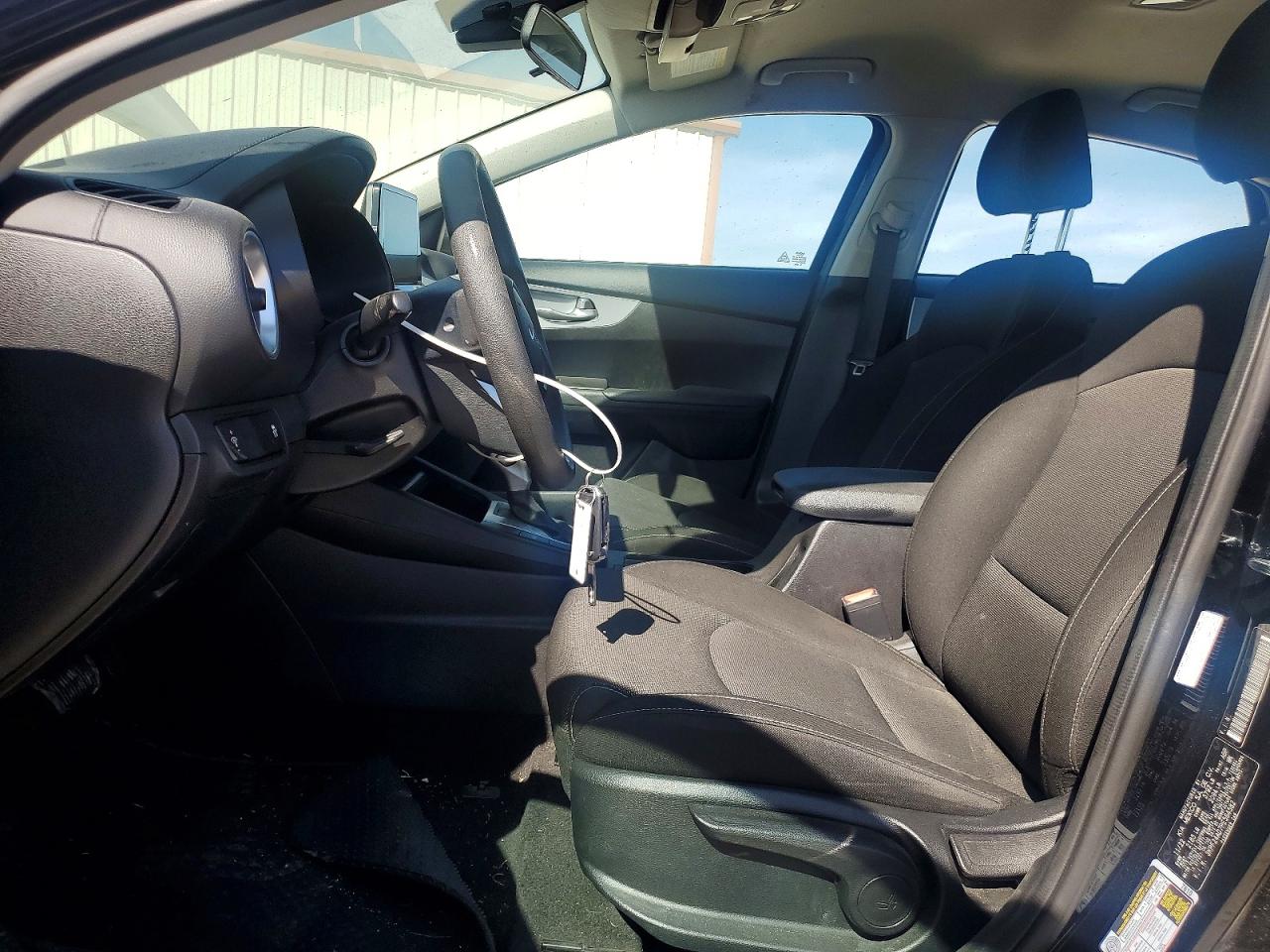 2023 Kia Forte lxs VIN 3KPF24AD7PE564582 photo 7