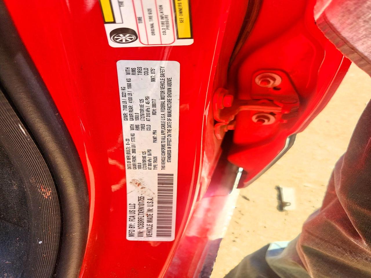 2024 Ram 1500 VIN 1C6SRFLTXRN101755 photo 12