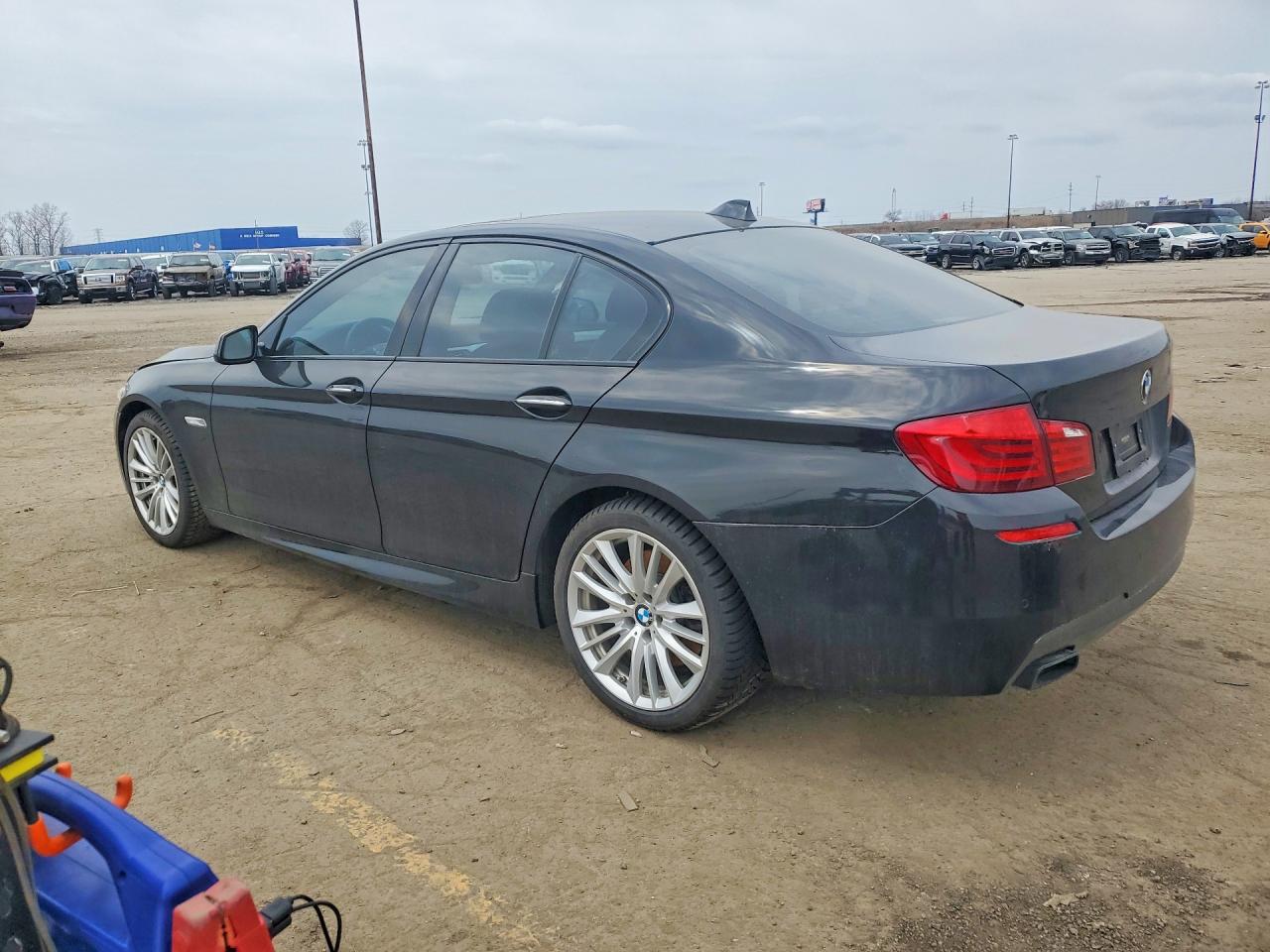 2013 BMW 5 series VIN WBAFU9C50DDY72829 photo 2