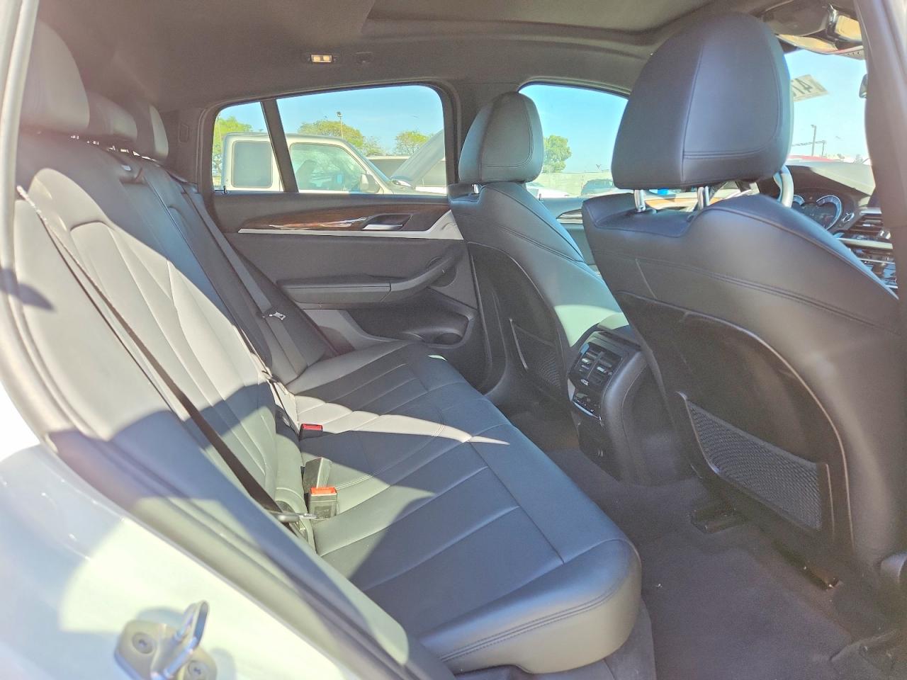 2019 BMW X4 VIN 5UXUJ3C54KLG53232 photo 11