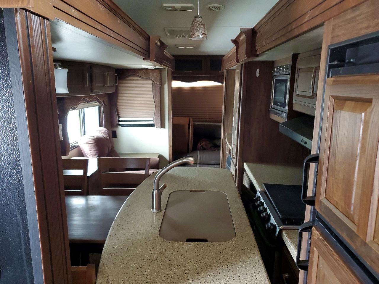 2015 KEYSTONE All models VIN 4YDF33325F2508197 photo 6