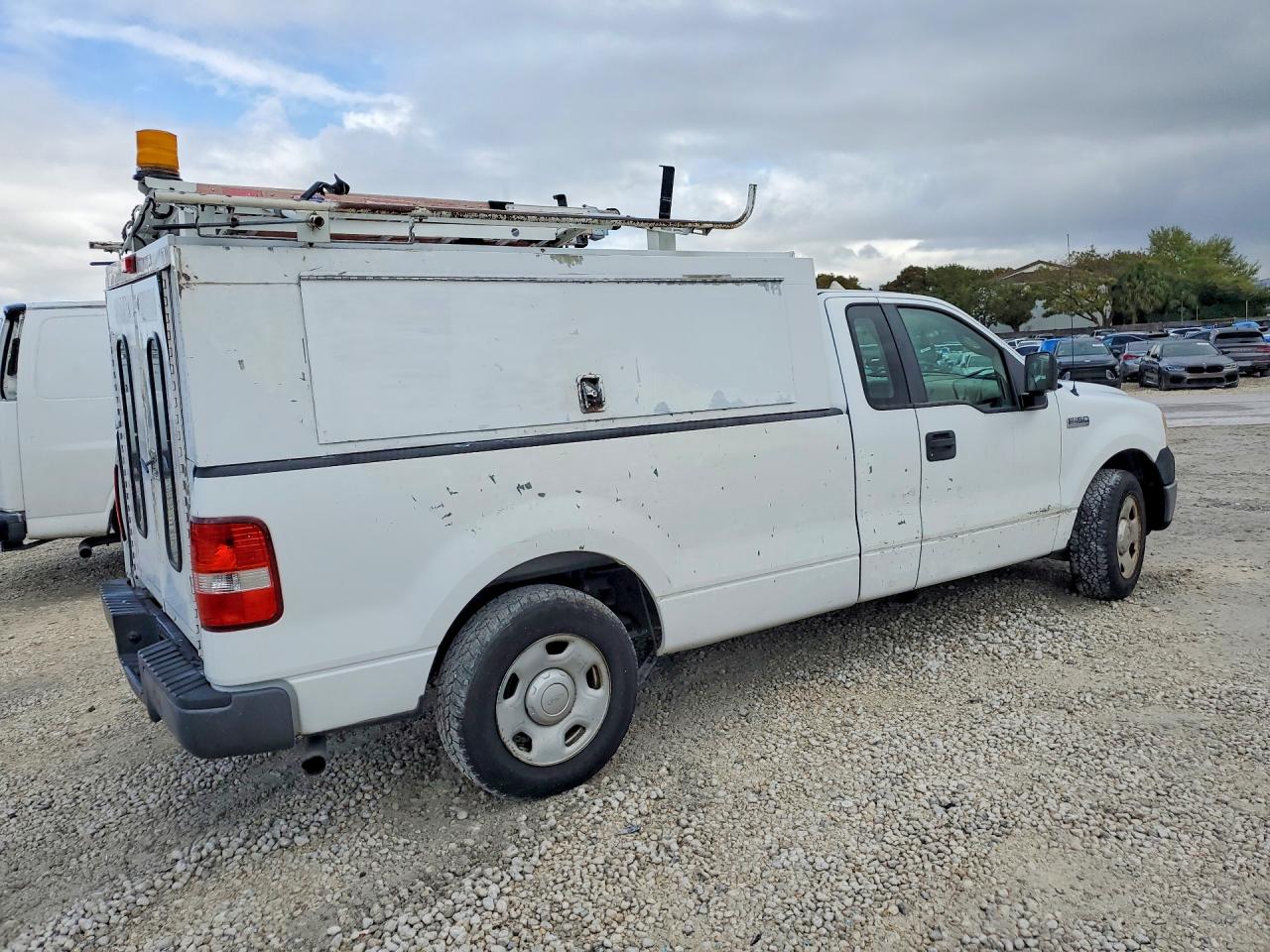 2008 Ford F150 VIN 1FTRF12268KD93383 photo 3