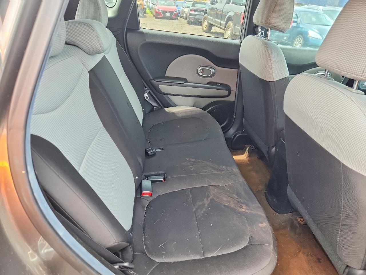 2017 Kia Soul VIN KNDJN2A28H7449981 photo 11