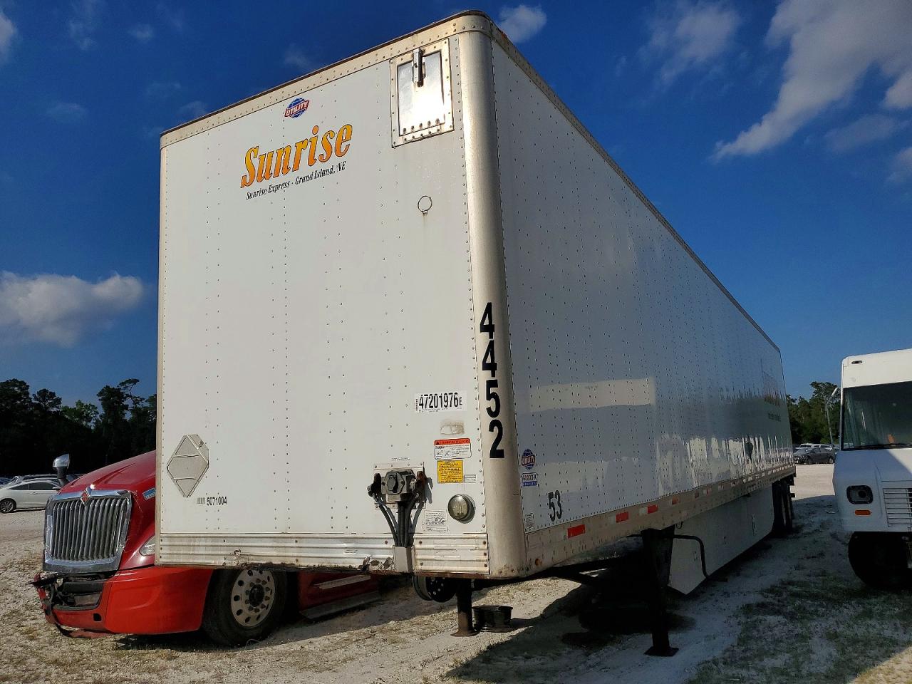 2016 UTILITY Trailer VIN 1UYVS2531GP507104 photo 2