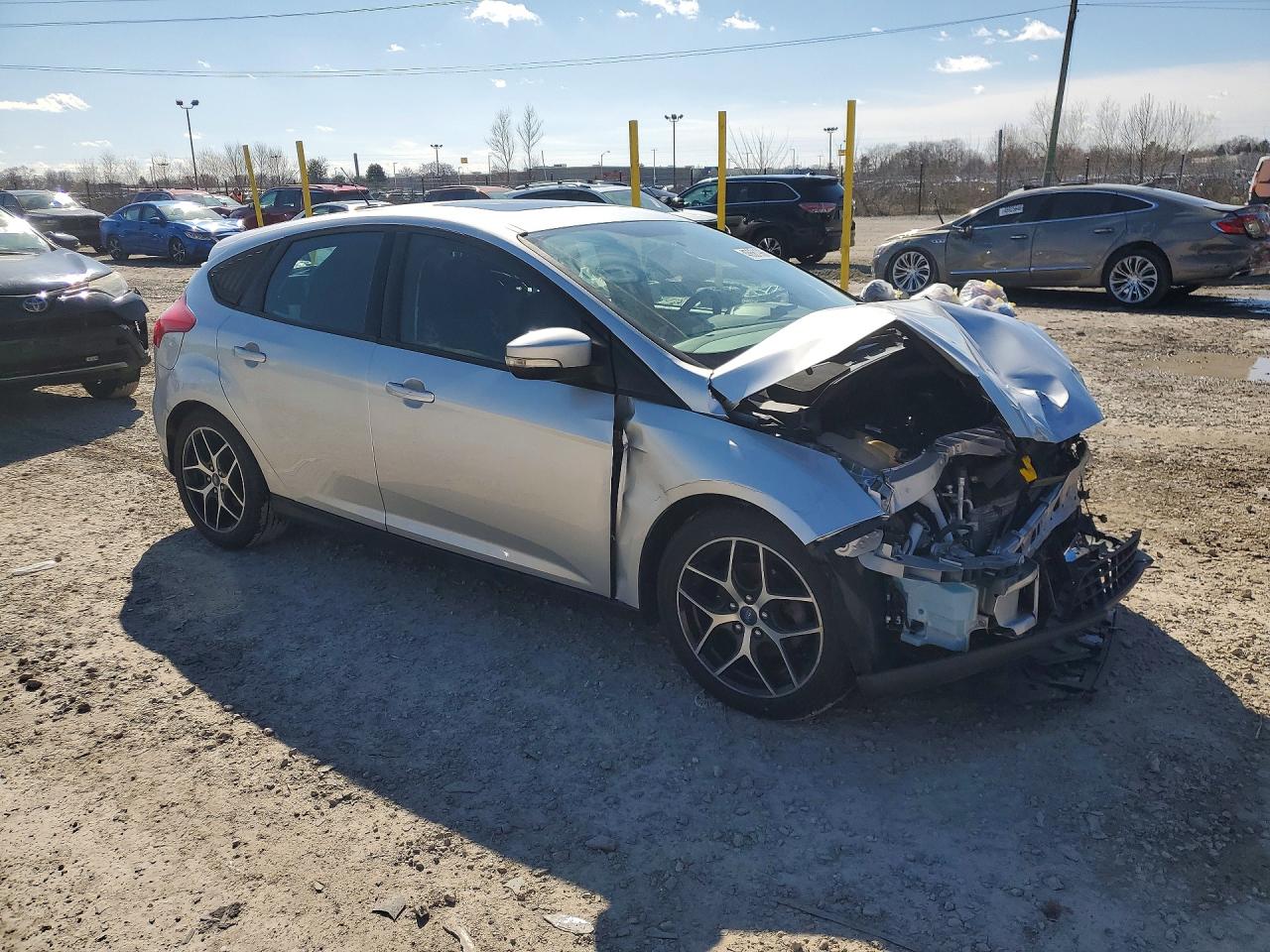 2017 Ford Focus VIN 1FADP3M22HL326764 photo 4