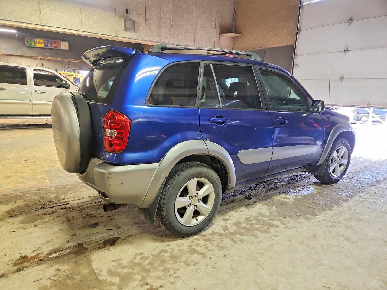 2004 Toyota Rav4 VIN JTEGD20V240015675 photo 3