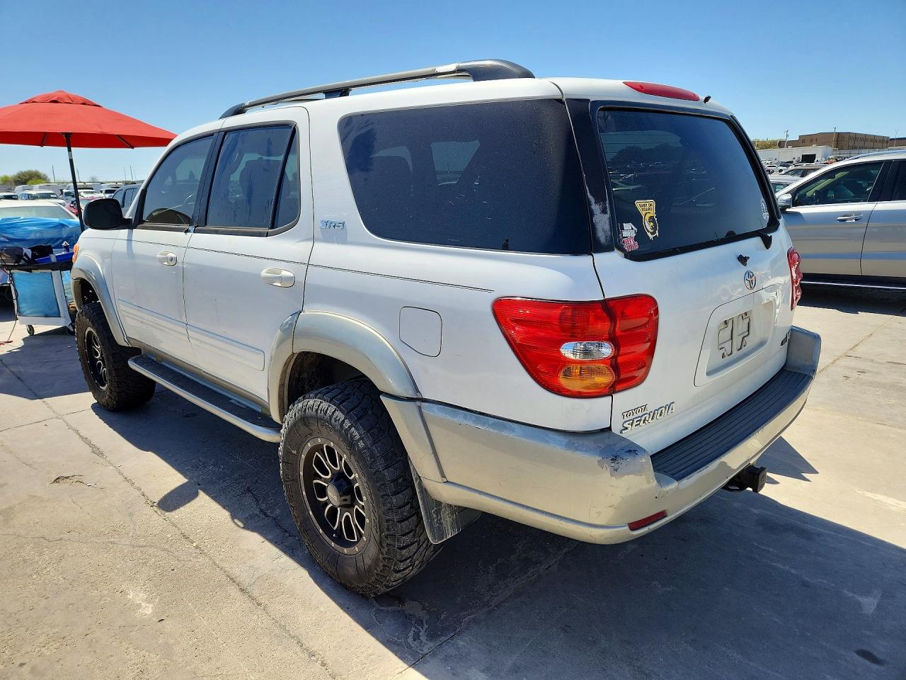2002 Toyota Sequoia VIN 5TDZT34A62S109033 photo 2