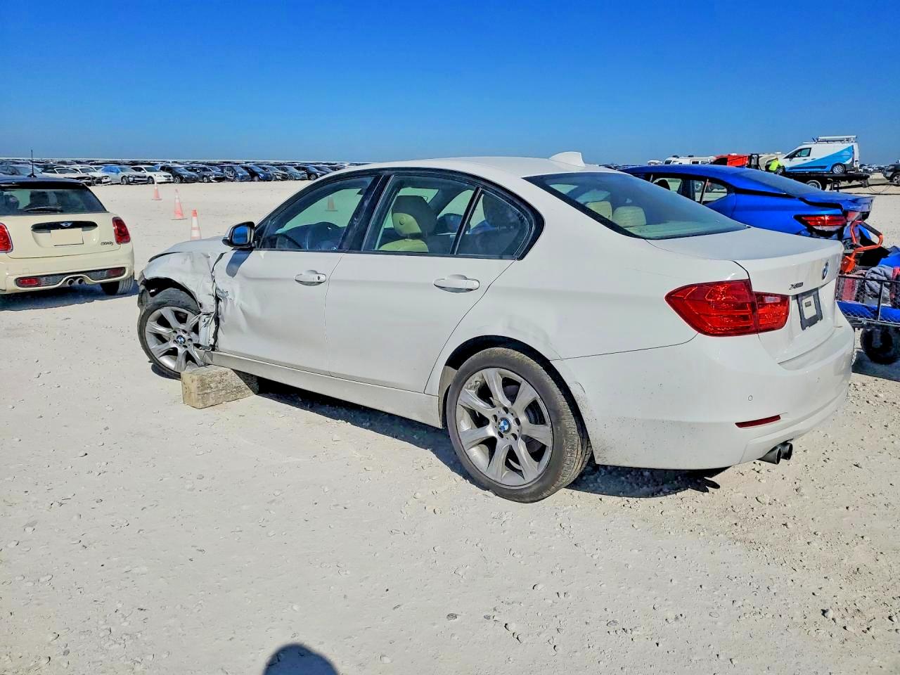 2015 BMW 3 series VIN WBA3B5C57FF961662 photo 2