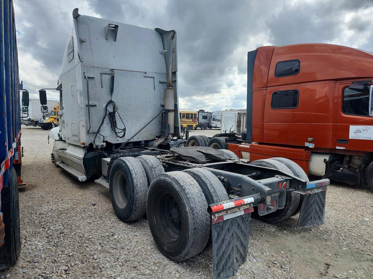 2003 FREIGHTLINER All other VIN 1FUJA6CG93PK23073 photo 3