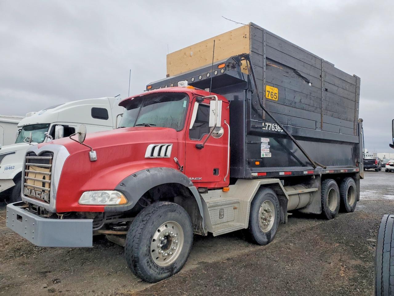 2010 MACK All other VIN 1M2AX16C2AM009845 photo 2