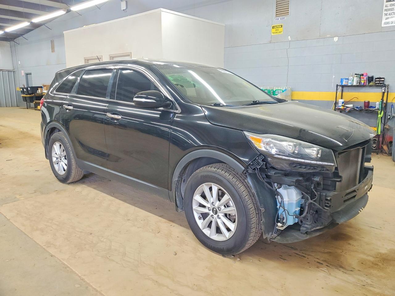 2019 Kia Sorento VIN 5XYPG4A33KG580643 photo 4