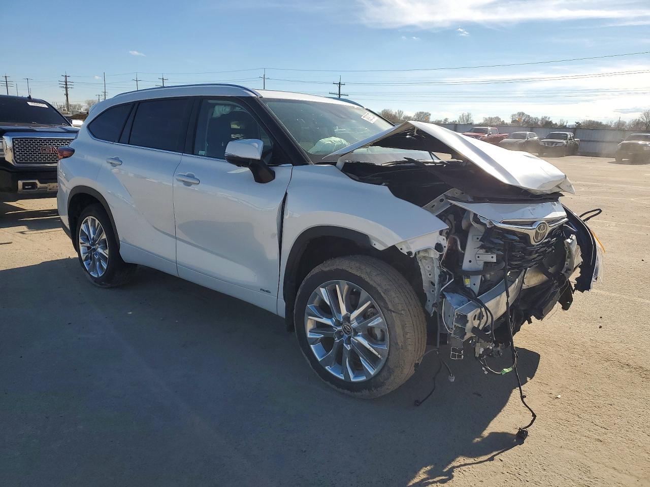 2025 Toyota Highlander hybrid VIN 5TDXBRCH7SS671888 photo 4