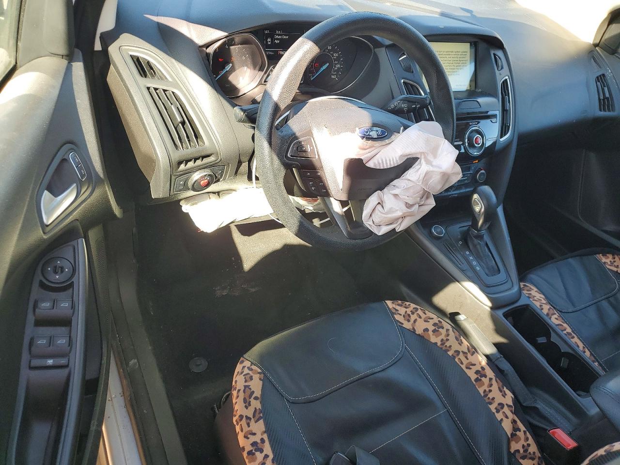 2017 Ford Focus VIN 1FADP3M22HL326764 photo 8