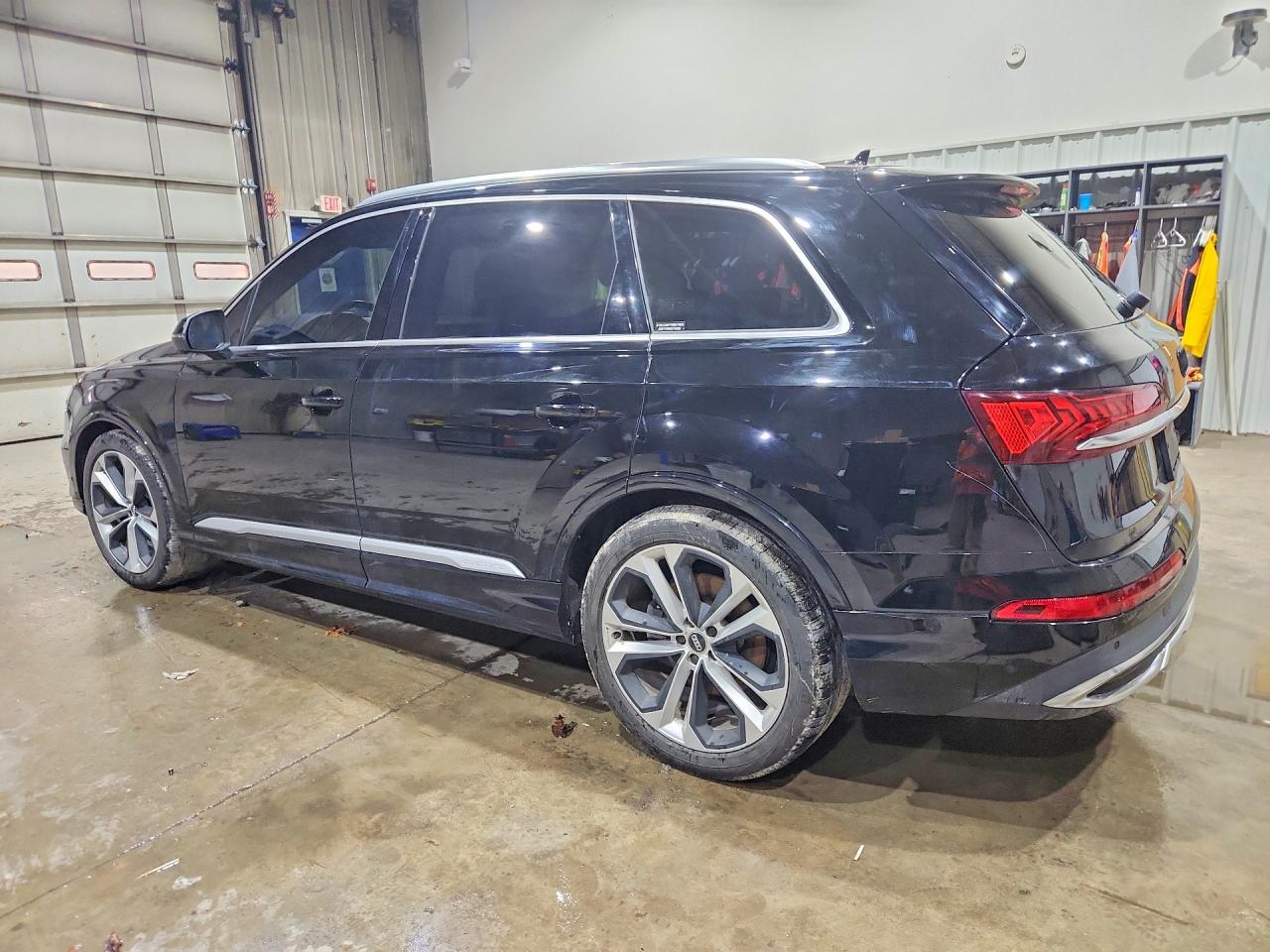 2020 Audi Q7 VIN WA1VXAF77LD006414 photo 2