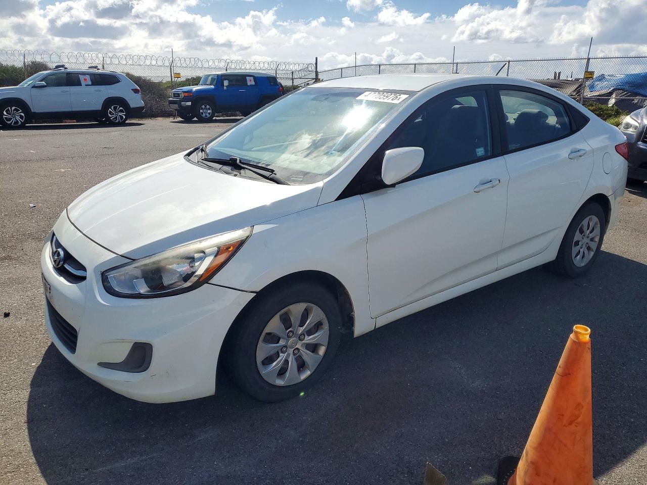 2016 Hyundai Accent VIN KMHCT4AE3GU060102 photo 1
